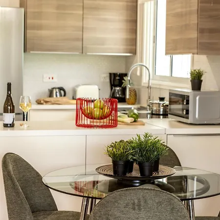 Larnaca Seaside Marina 43 Perivólia