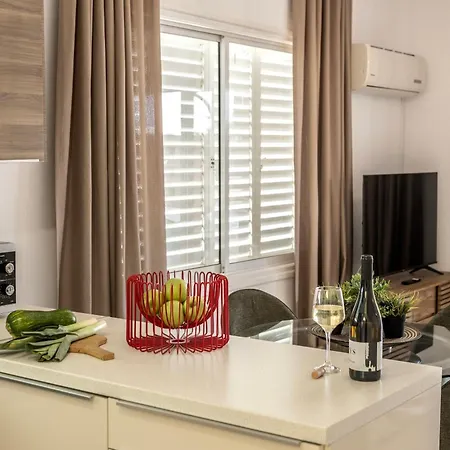 Villa Larnaca Seaside Marina 43 *