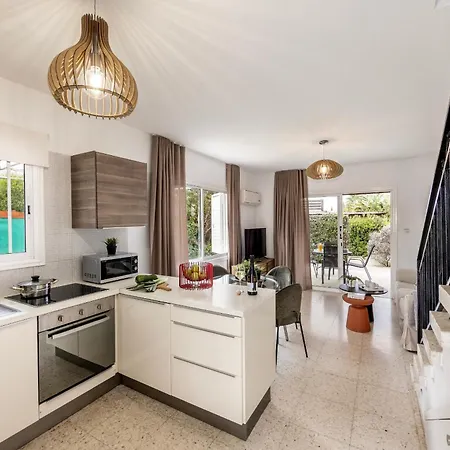 וילה Larnaca Seaside Marina 43