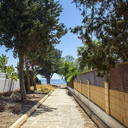 Larnaca Seaside Marina 43 וילה *