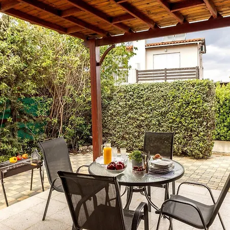 Larnaca Seaside Marina 43 * פריווליה