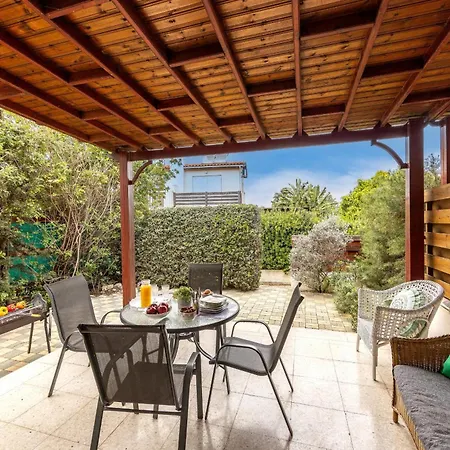 Larnaca Seaside Marina 43 פריווליה