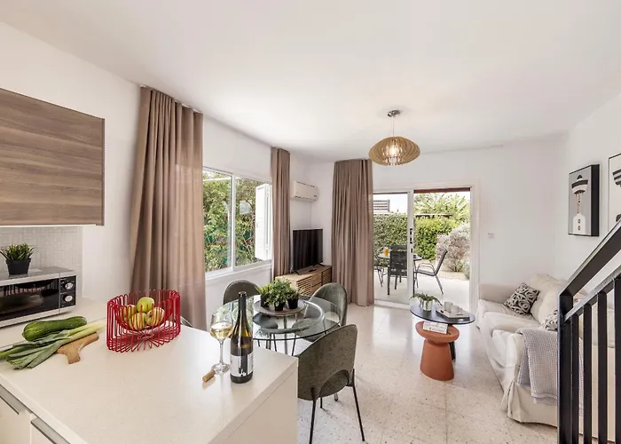 Villa Larnaca Seaside Marina 43