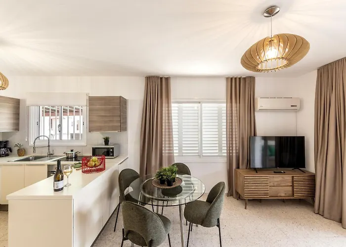 Villa Larnaca Seaside Marina 43 *