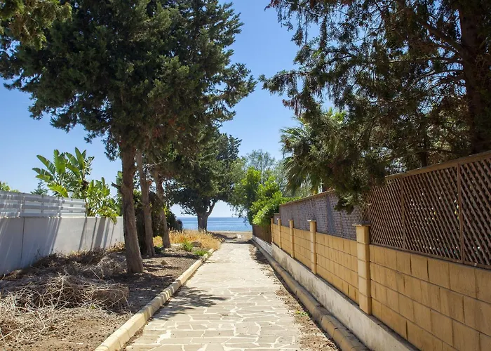 Larnaca Seaside Marina 43 빌라 *