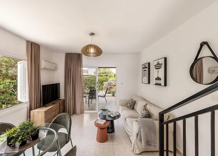 Villa Larnaca Seaside Marina 43 Perivolia