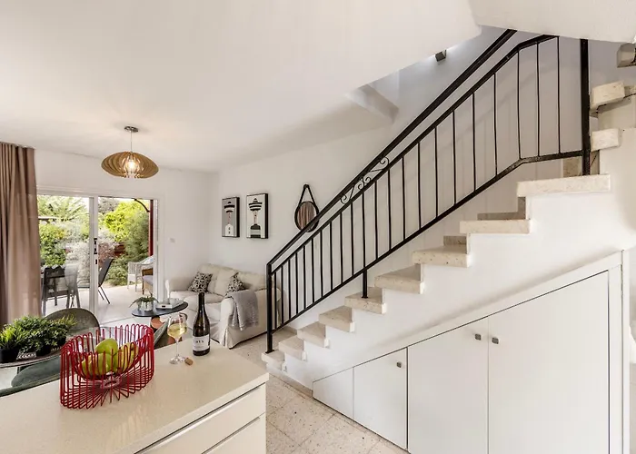 빌라 Larnaca Seaside Marina 43 페리볼리아